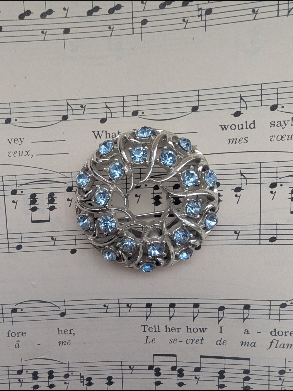 Blue Crystal Floral Wreath Brooch - Unbranded Silver-Tone Jewelry